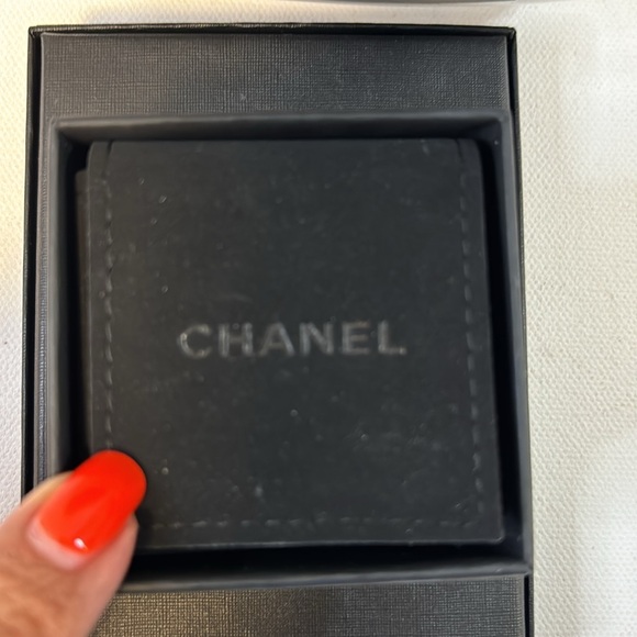 EUC Chanel earrings B24P Made in Italy - Picture 4 of 8